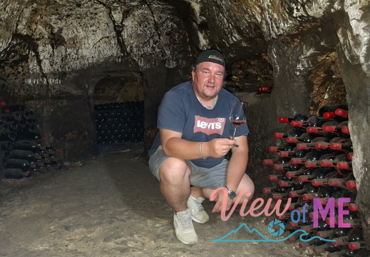 Under wine and food tasting tour